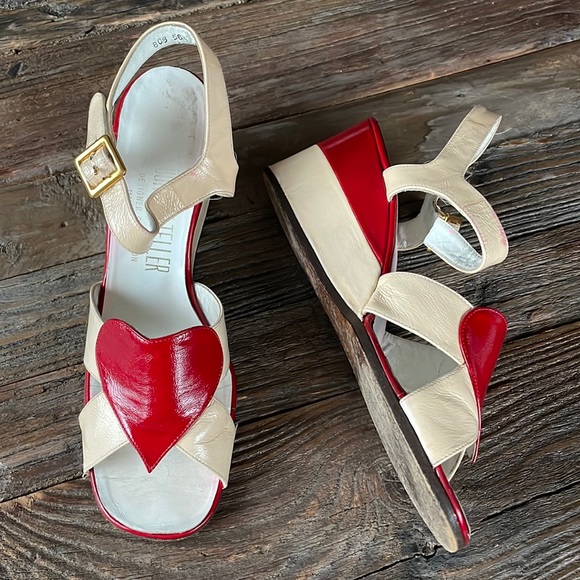 Vintage Shoes - Vintage Bonwitt Teller Queen of Hearts leather wedges Size 8
